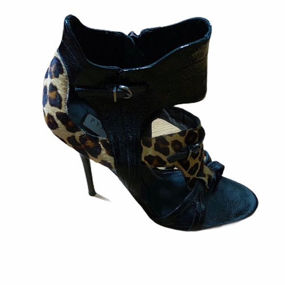 Pyramidis signature Leather Leopard Sandal - Picture 1 of 11